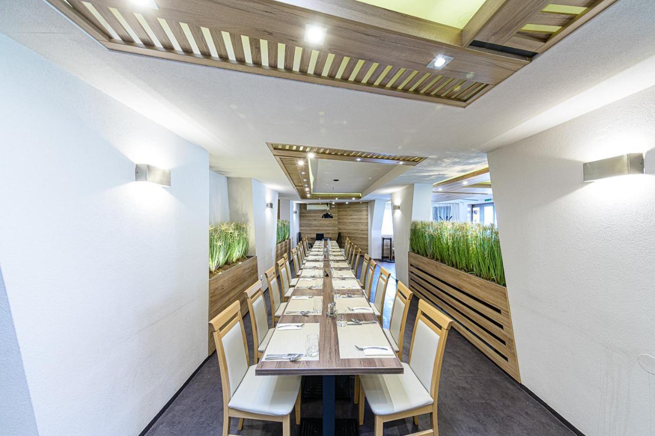 Jam Panzio Hotel Kapuvár Buitenkant foto