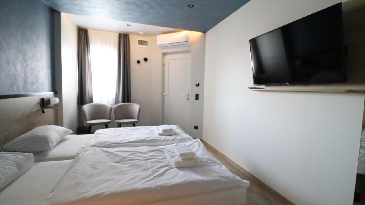 Jam Panzio Hotel Kapuvár Buitenkant foto