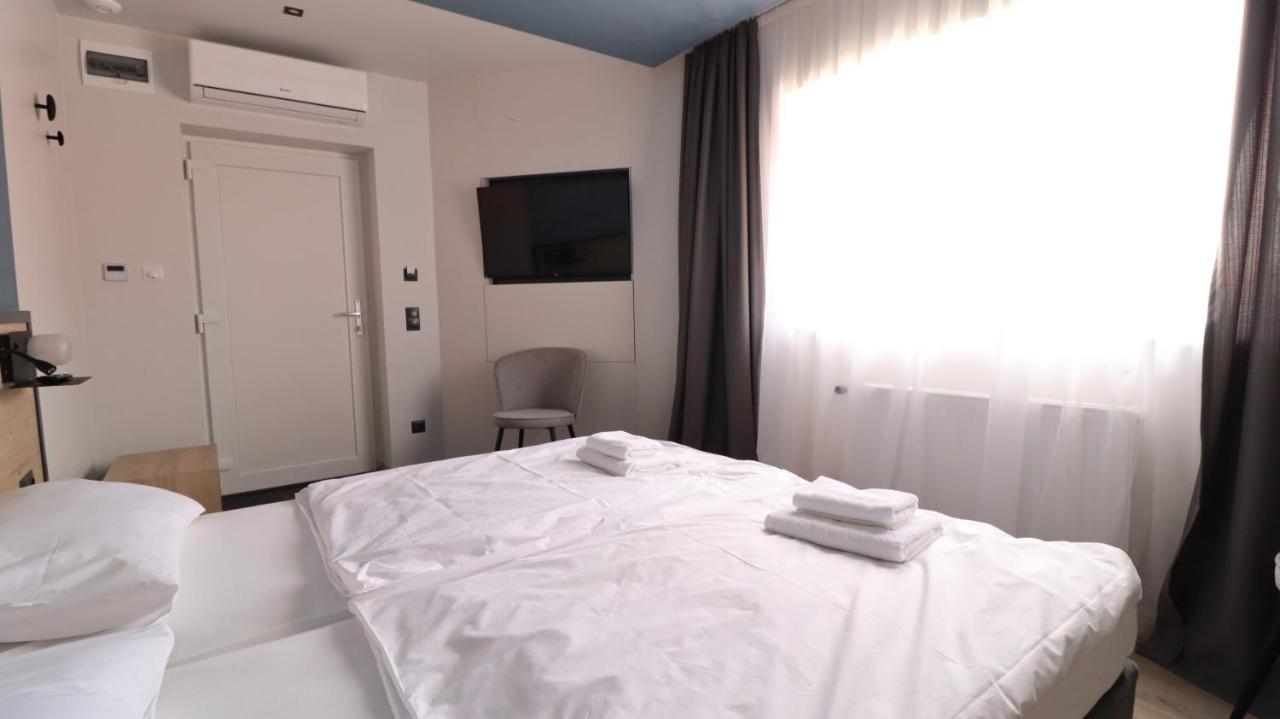 Jam Panzio Hotel Kapuvár Buitenkant foto