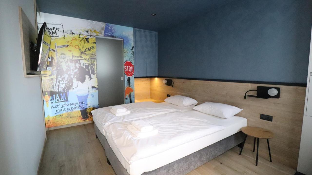 Jam Panzio Hotel Kapuvár Buitenkant foto